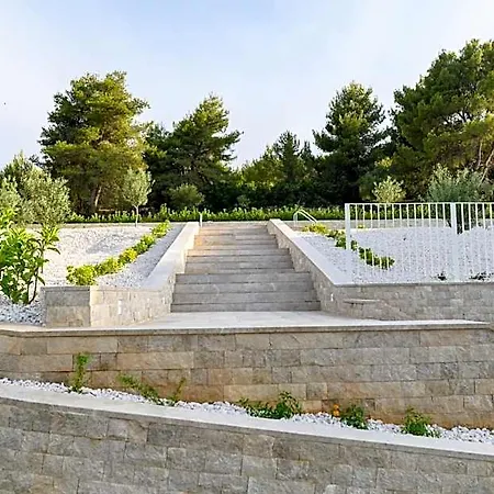 Malo 3* Trogir