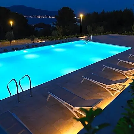 Malo 3* Trogir